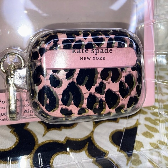 KATE SPADE LEOPARD PRINT AIRPODS PRO CASE WIRELESS CHARGING COMPATIBLE - Picture 8 of 10